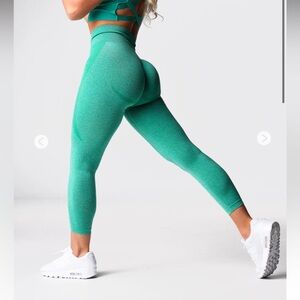 ⚜️ NVGTN contour leggings mistletoe XS